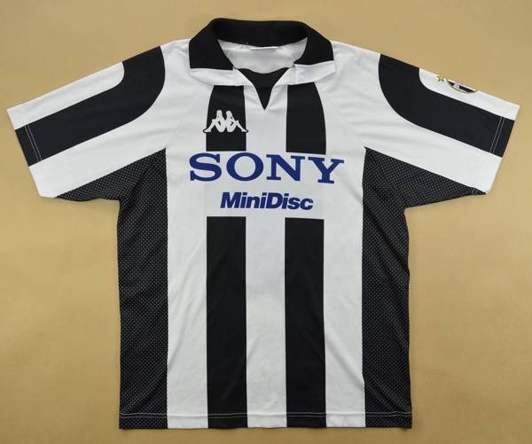 Classic Football Shirts on X: Colo Colo 1996 Home by Nike 