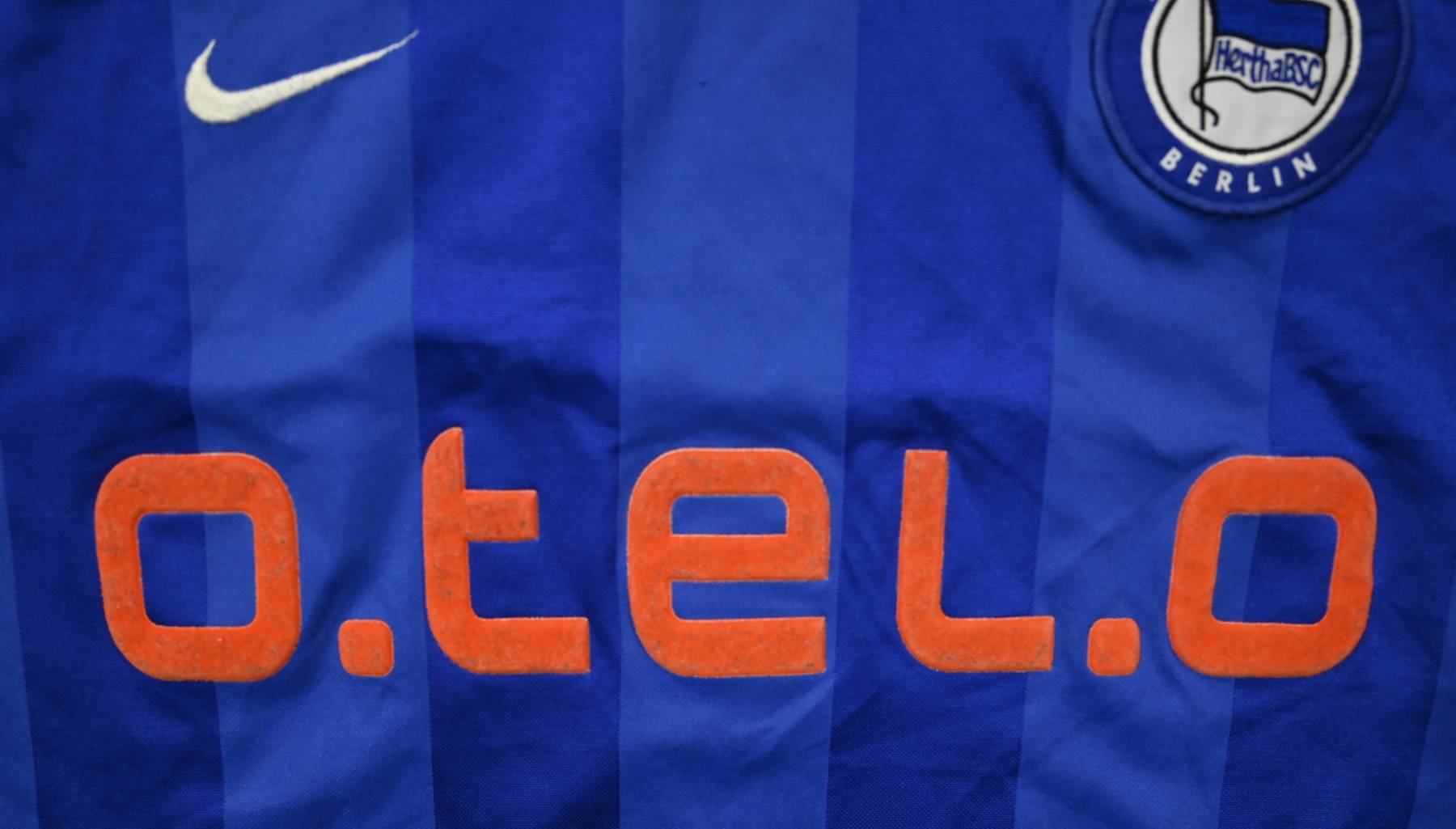 Hertha Berlin Home Uniform  Team wear, Jersey design, Football shirts