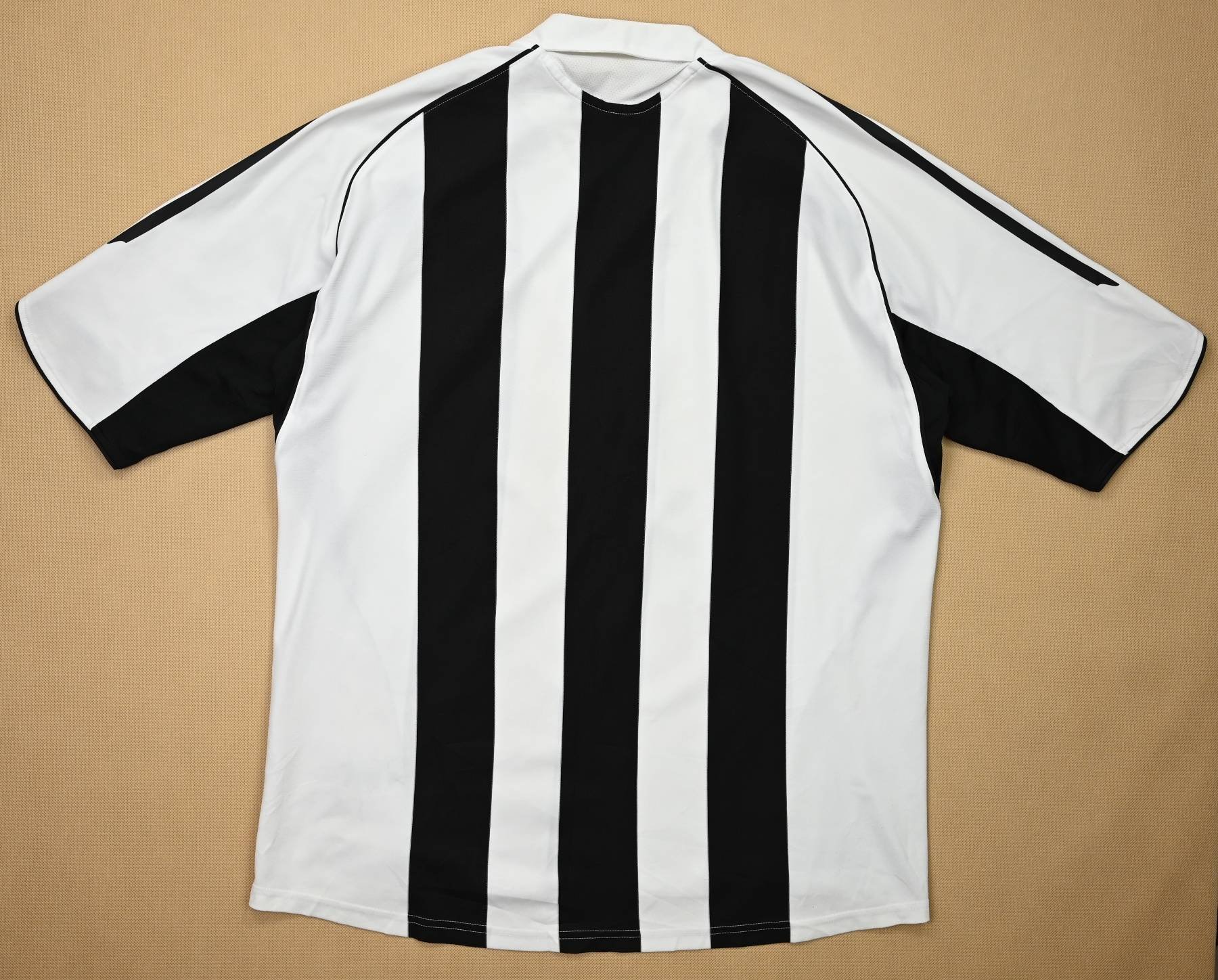 2005-06 NEWCASTLE UNITED SHIRT L Football / Soccer \ Premier League ...