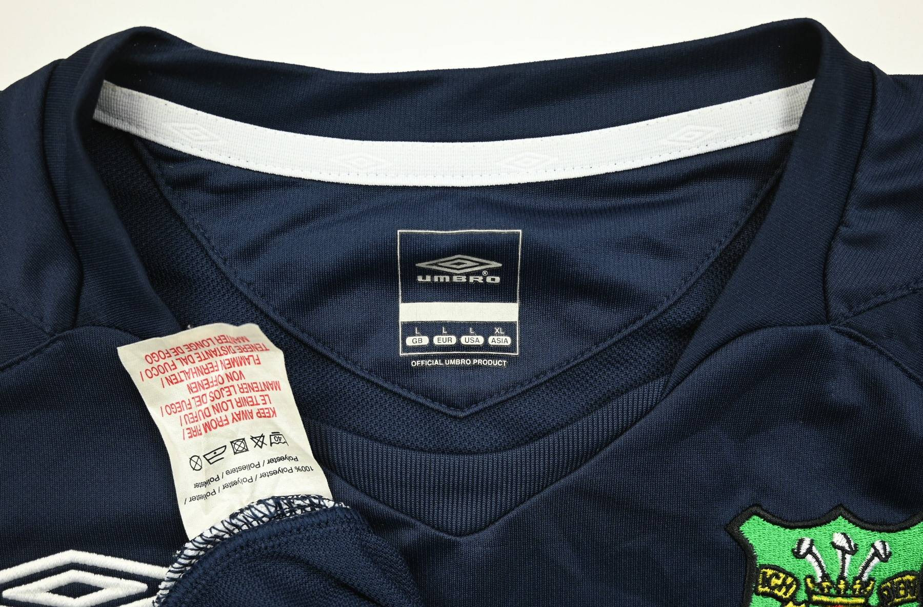 200809 WREXHAM AFC SHIRT L Football / Soccer \ Other UK Clubs \ Lower