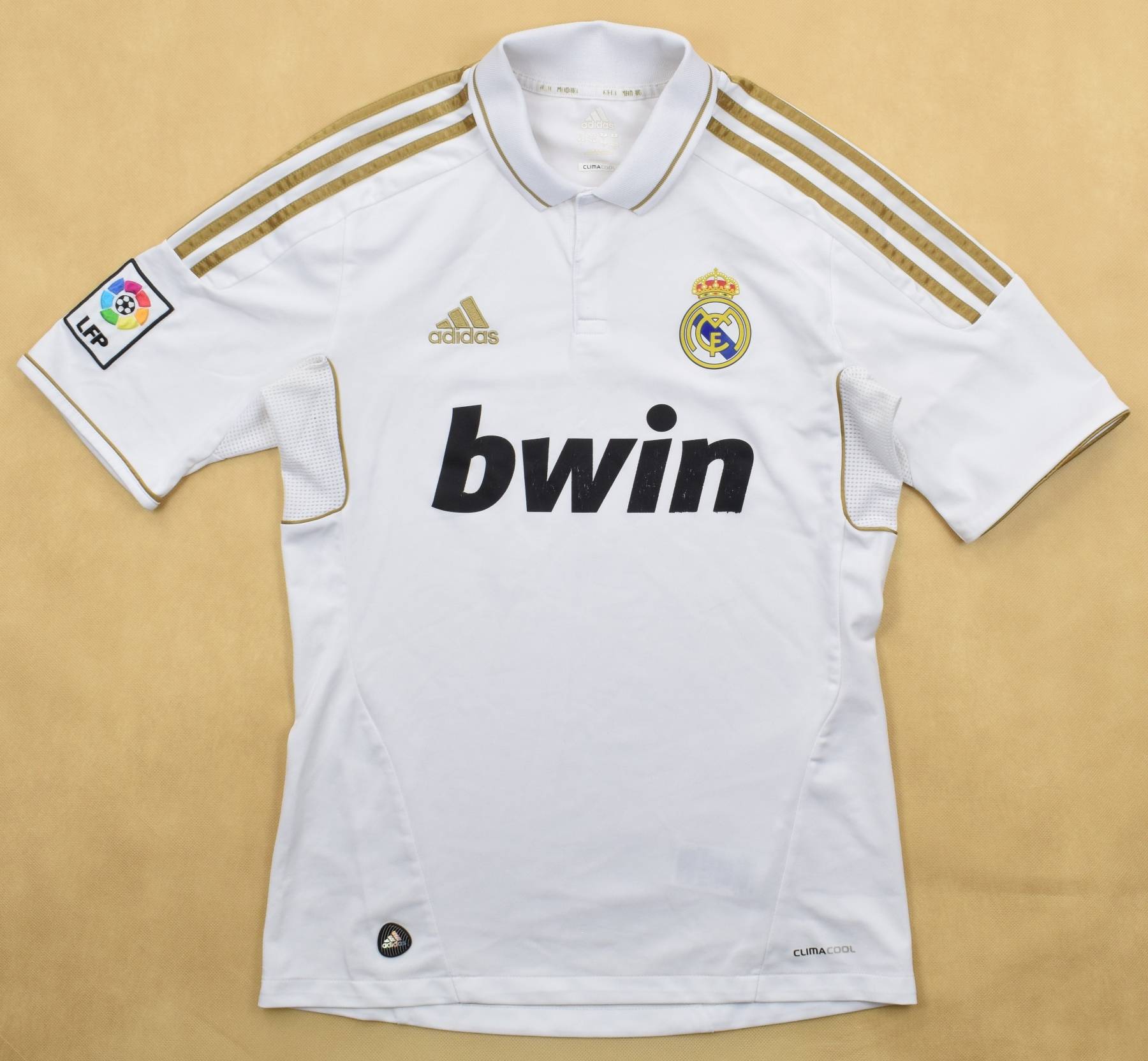 2011-12 REAL MADRID SHIRT S Football / Soccer \ European Clubs ...