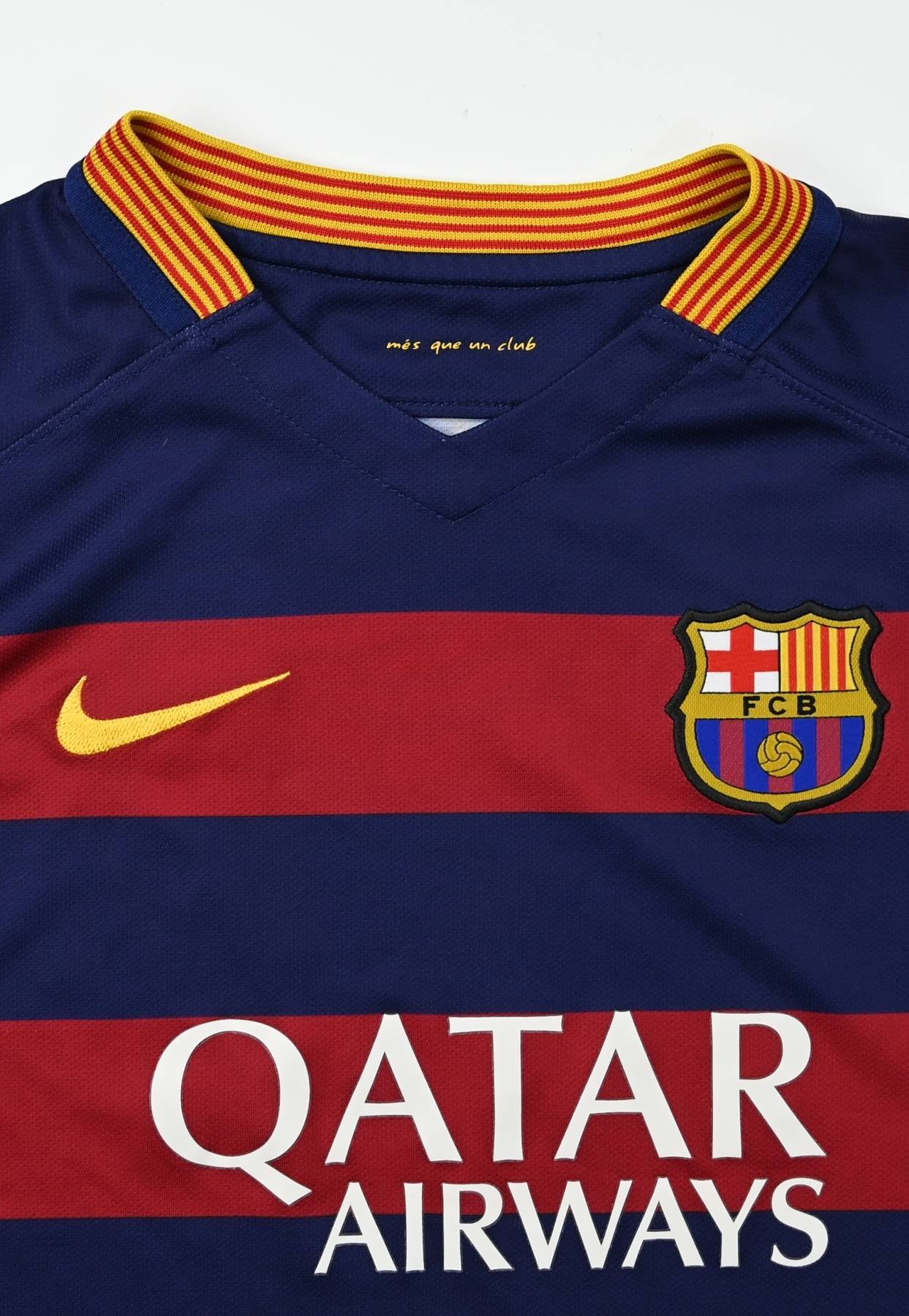 2015-16 FC BARCELONA SHIRT L. BOYS Football / Soccer \ European Clubs ...