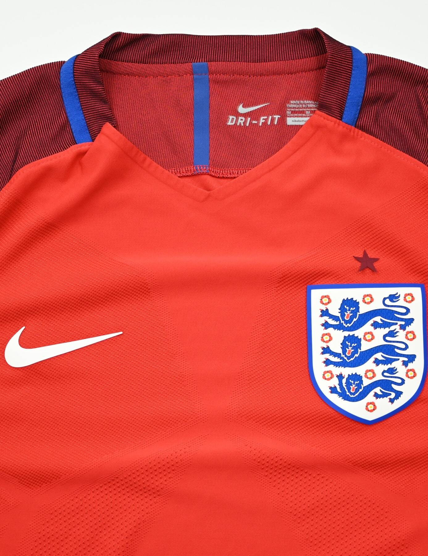 201617 ENGLAND SHIRT M Football / Soccer \ International Teams