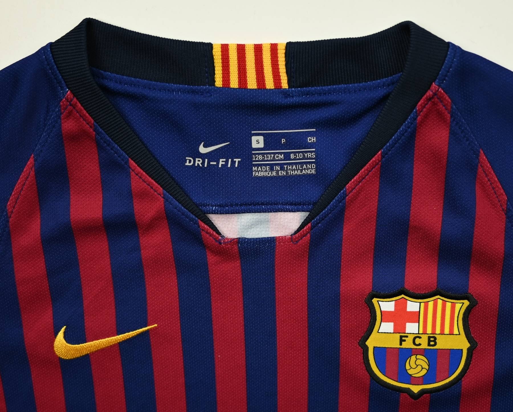 2018-19 Fc Barcelona Shirt S. Boys Football   Soccer \ European Clubs 