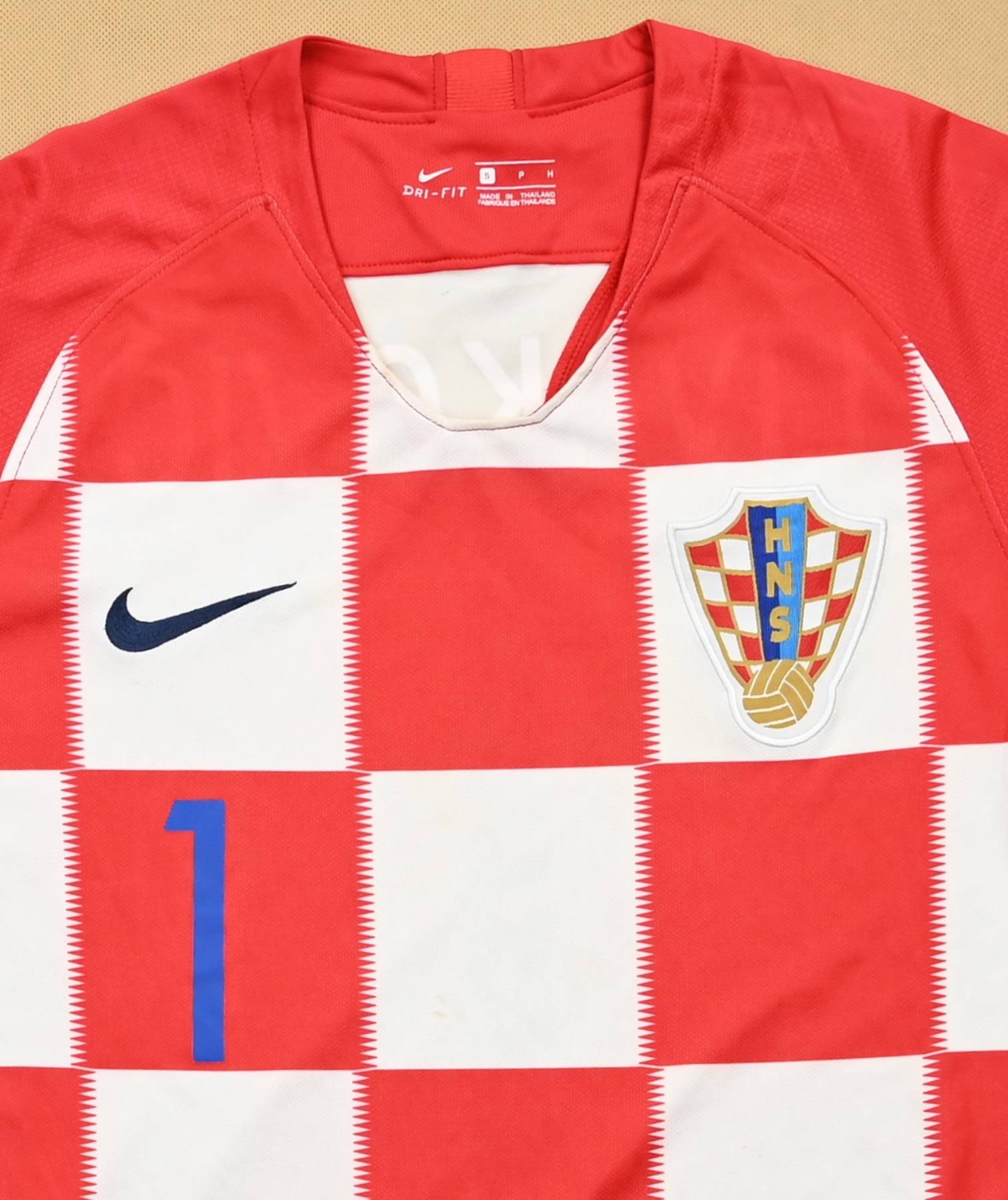 2018-20 CROATIA *LIVAKOVIC* SHIRT S Football / Soccer \ International ...