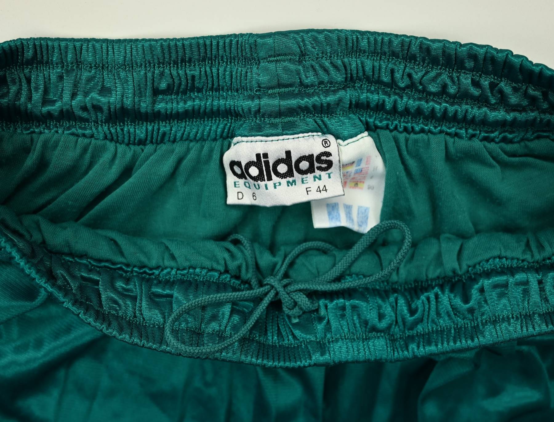 ADIDAS OLDSCHOOL SHORTS M Other \ Vintage | Classic-Shirts.com