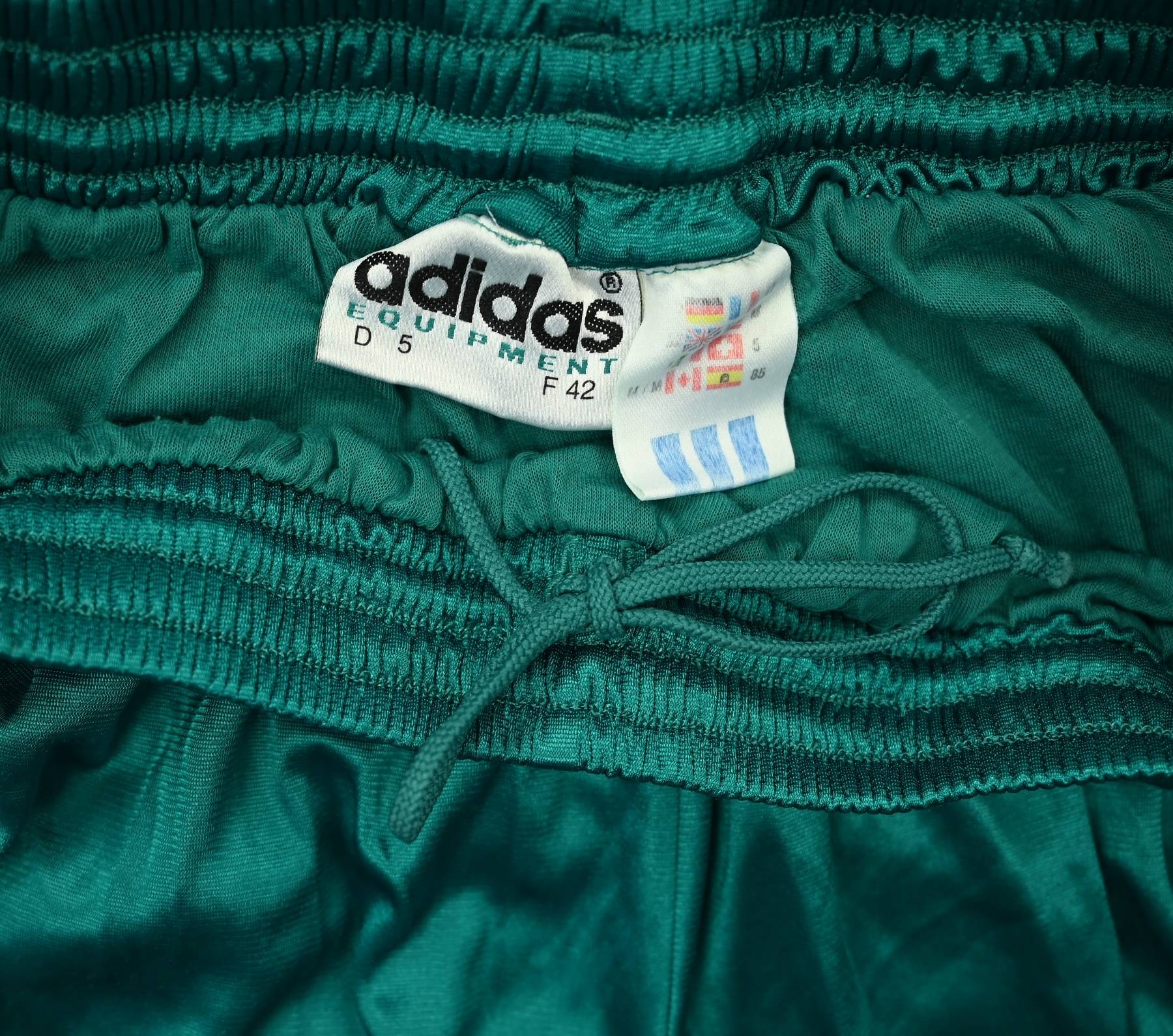 ADIDAS OLDSCHOOL SHORTS S/M Other Shirts \ Vintage | Classic-Shirts.com