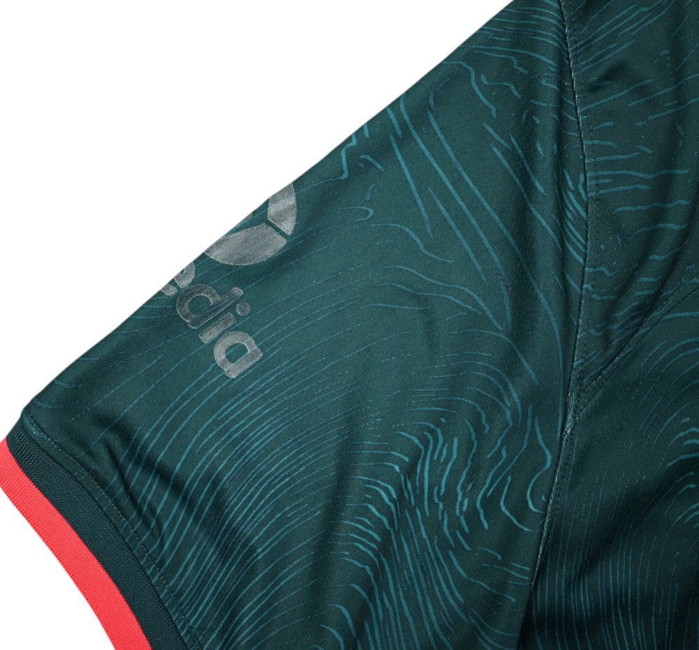 2022-23 LIVERPOOL *WINFIELD* SHIRT XL