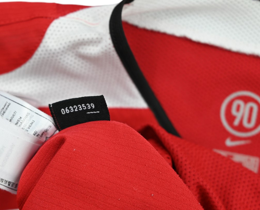 2004-06 MANCHESTER UNITED SHIRT L