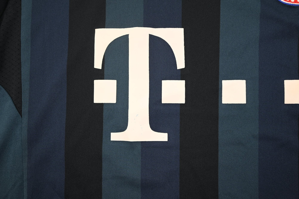 2013-14 BAYERN MUNCHEN SHIRT S