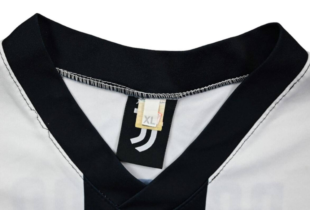 2016-17 JUVENTUS *RONALDO* SHIRT XL