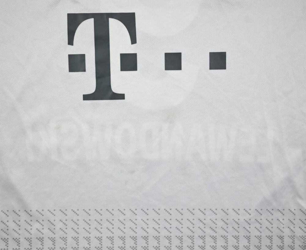 2019-20 BAYERN MUNCHEN *LEWANDOWSKI* SHIRT L