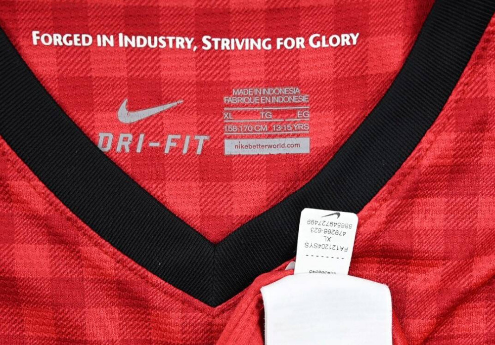 2012-13 MANCHESTER UNITED *CHICHARITO* SHIRT XL. BOYS