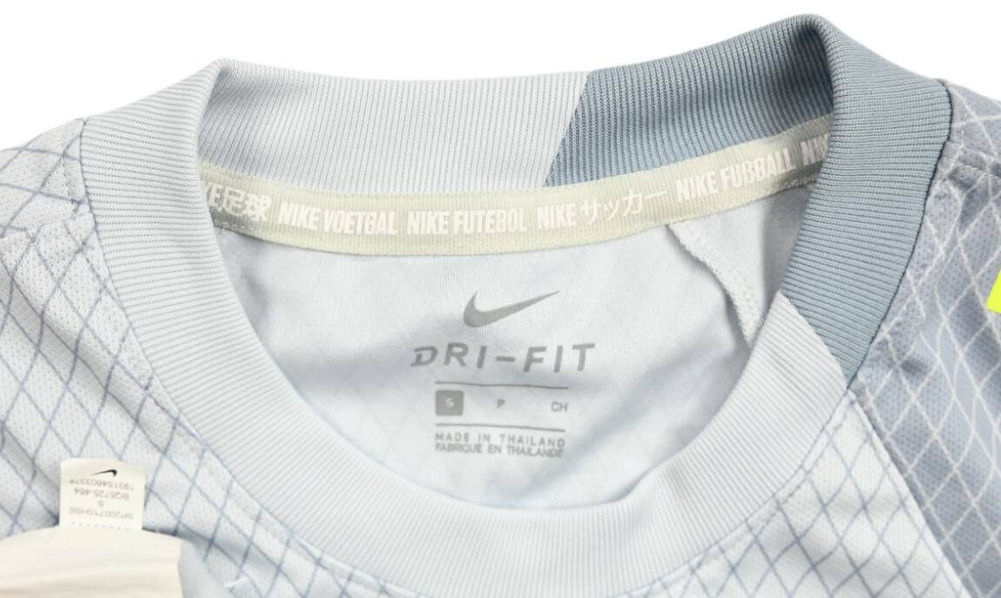 NIKE FOOTBALL CLUB SHIRT S