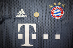 2018-19 BAYERN MUNCHEN *LEWANDOWSKI* KOSZULKA XL. BOYS