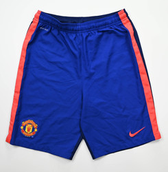 MANCHESTER UNITED SHORTS XL. BOYS