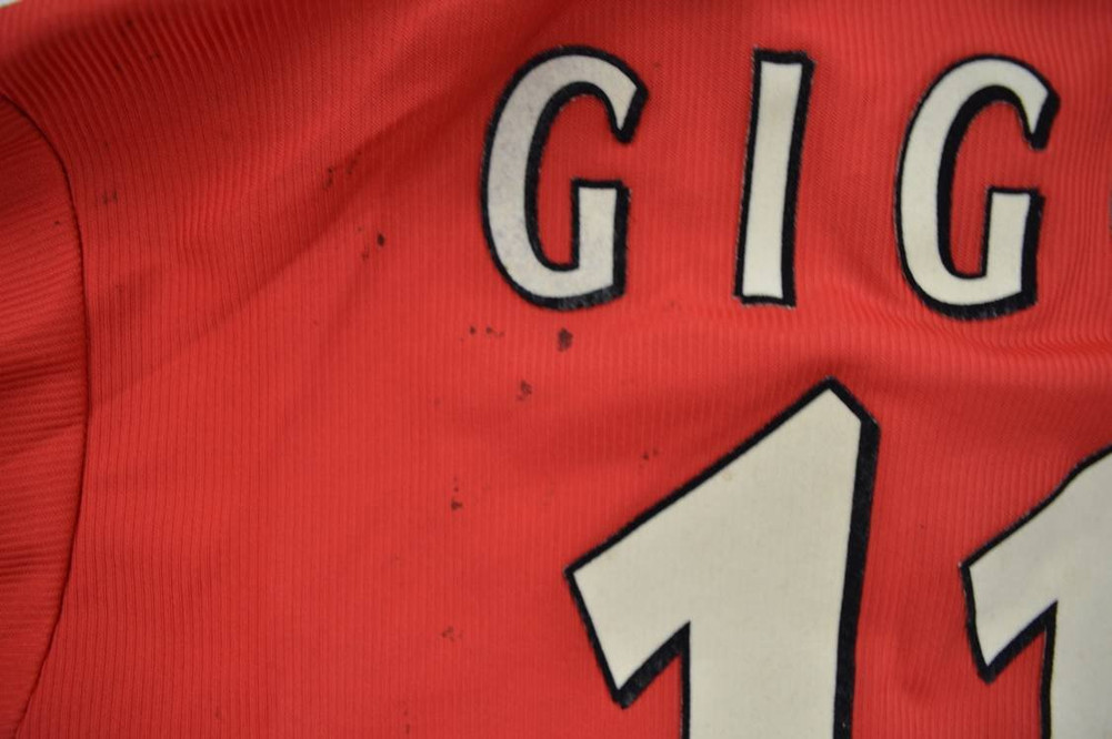 1998-00 MANCHESTER UNITED *GIGGS* SHIRT S. BOYS