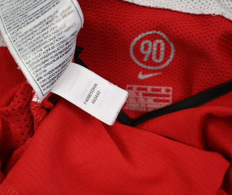 2004-06 MANCHESTER UNITED SHIRT M. BOYS