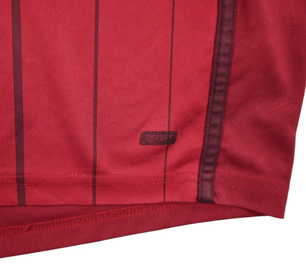 MANCHESTER UNITED SHIRT M