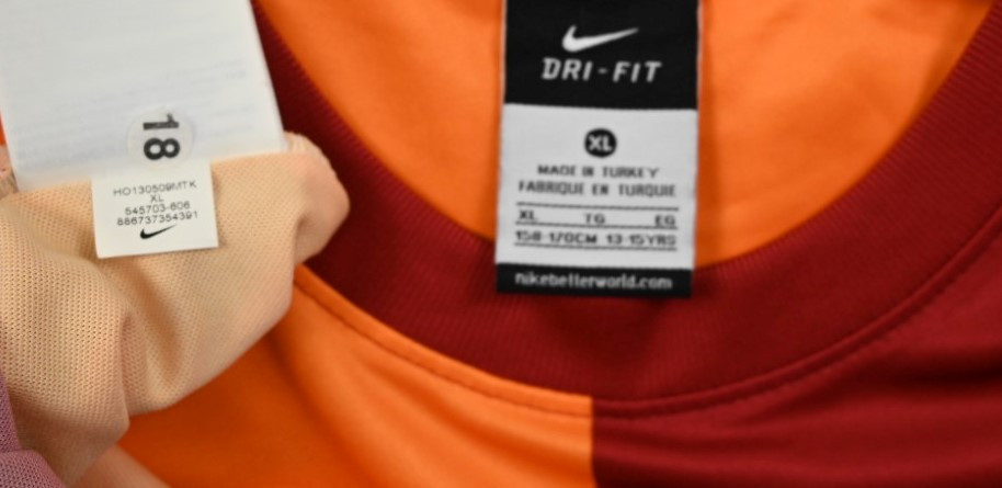 2013-14 GALATASARAY SHIRT XL. BOYS 