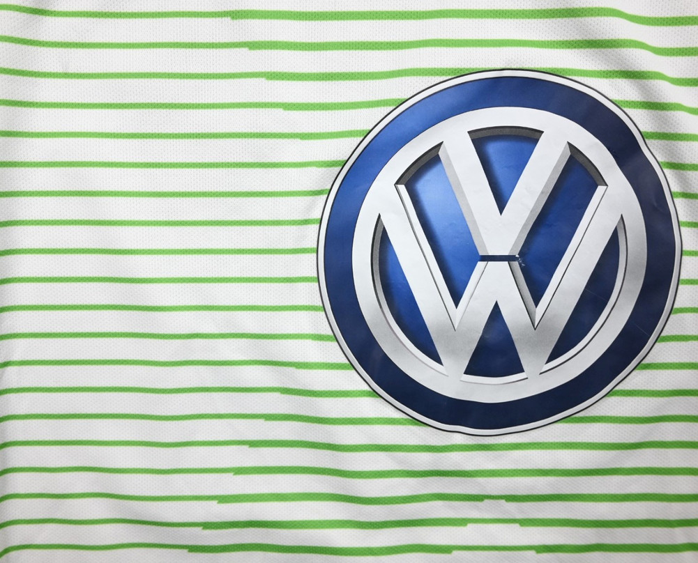 2017-18 WOLFSBURG WOMENS *HARDER* SHIRT M