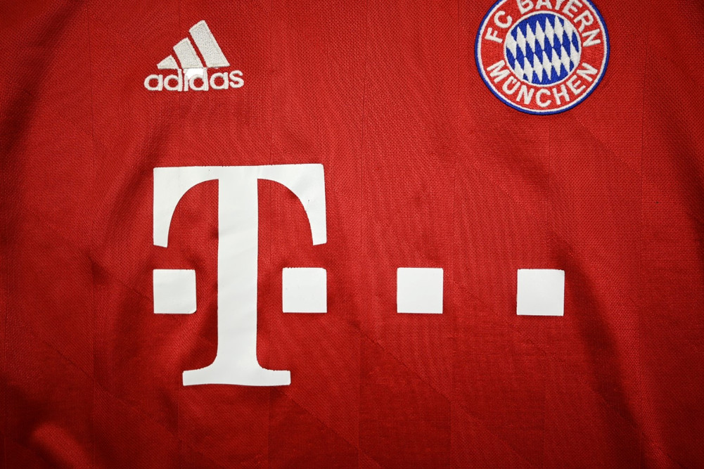 2013-14 BAYERN MUNCHEN KOSZULKA XS. BOYS