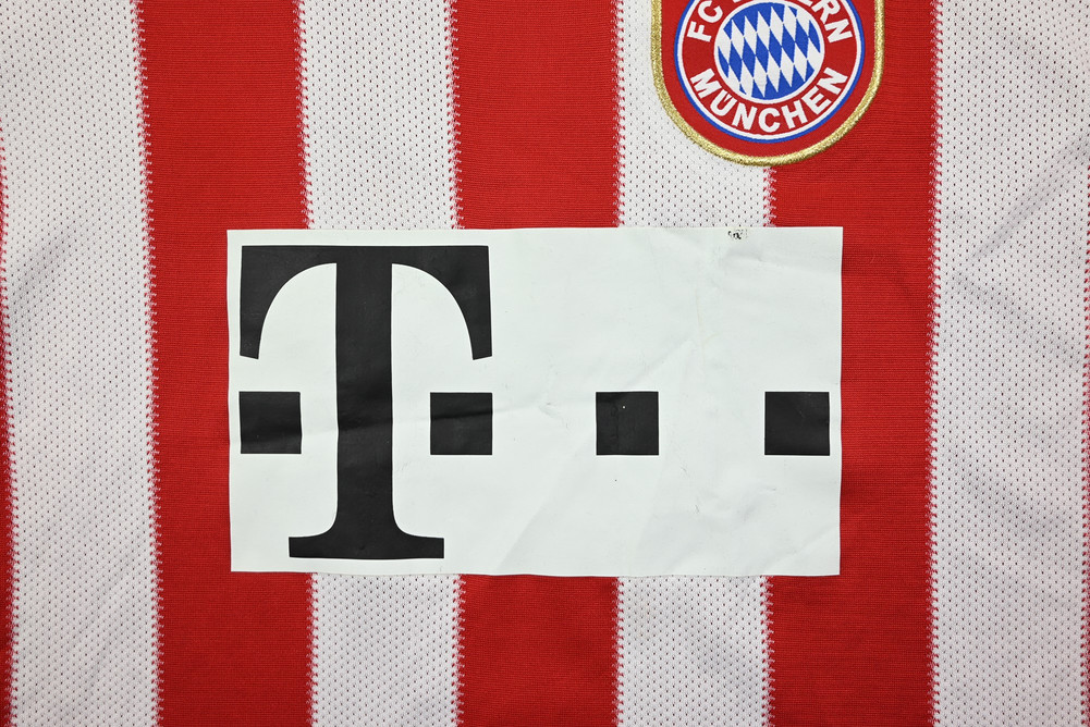 2010-11 BAYERN MUNCHEN *LAHM* SHIRT XL. BOYS