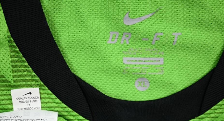 2010-11 CELTIC GLASGOW SHIRT XL