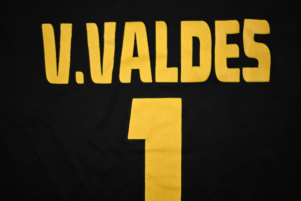 2009-10 BARCELONA *V. VALDES* GOALKEEPER LONGSLEEVE SHIRT XL. BOYS