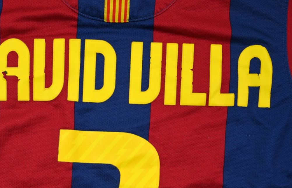 2010-11 BARCELONA *DAVID VILLA* SHIRT L. BOYS 