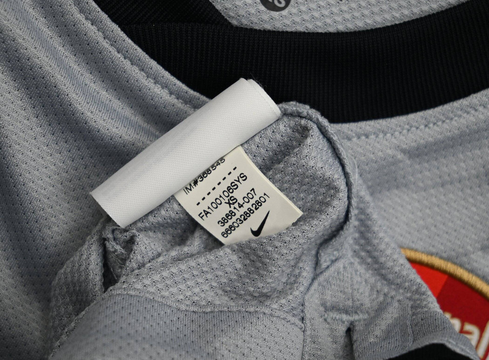 2010-11 ARSENAL LONDON LONGSLEEVE XS. BOYS