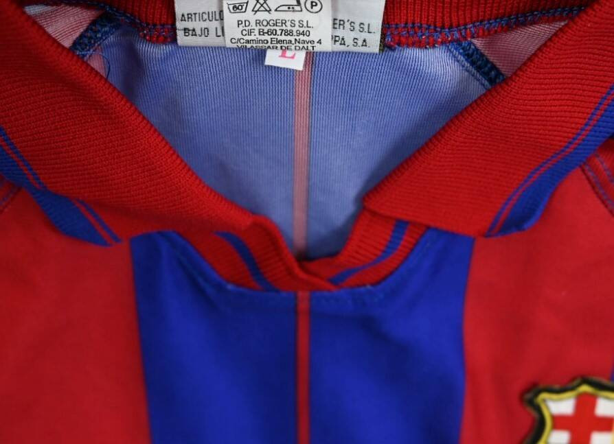 1997-98 FC BARCELONA  *FIGO* SHIRT L