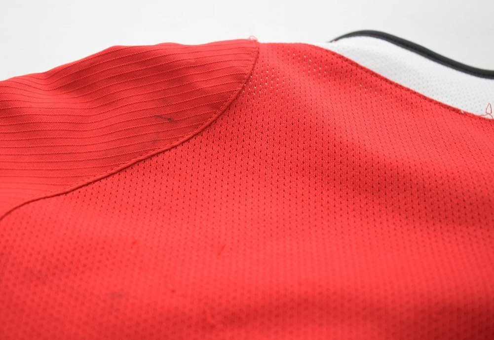 2004-06 MANCHESTER UNITED *SMITH* SHIRT S