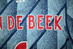 2020-21 AJAX AMSTERDAM *VAN DE BEEK* SHIRT M. BOYS