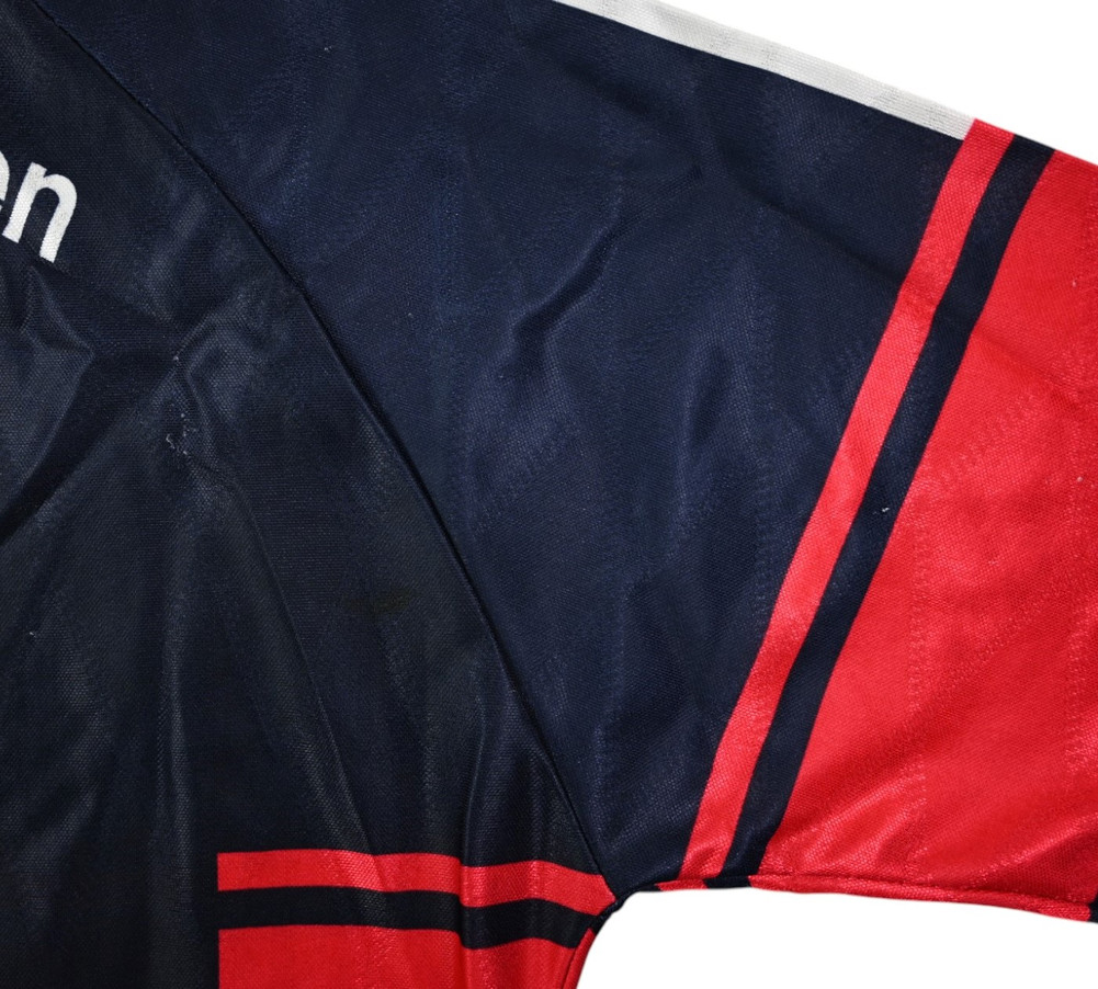 1997-99 BAYERN MUNCHEN SHIRT XL. BOYS/XS