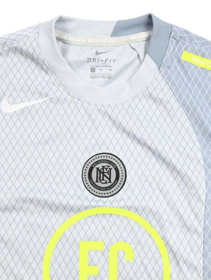 NIKE FOOTBALL CLUB SHIRT S