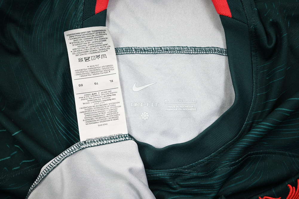 2022-23 LIVERPOOL *WINFIELD* SHIRT XL