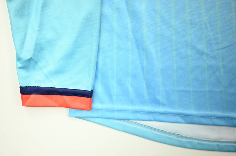 ESSEX EAGLES CRICKET LONGSLEEVE XS