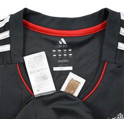 2011-12 LIVERPOOL *GERRARD* SHIRT M