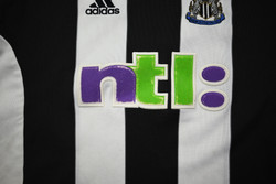 2001-03 NEWCASTLE UNITED KOSZULKA L. BOYS