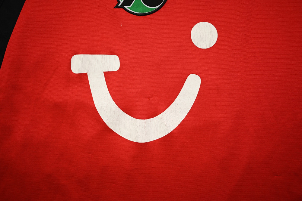 2005-06 HANNOVER 96 *MERTESACKER* SHIRT S