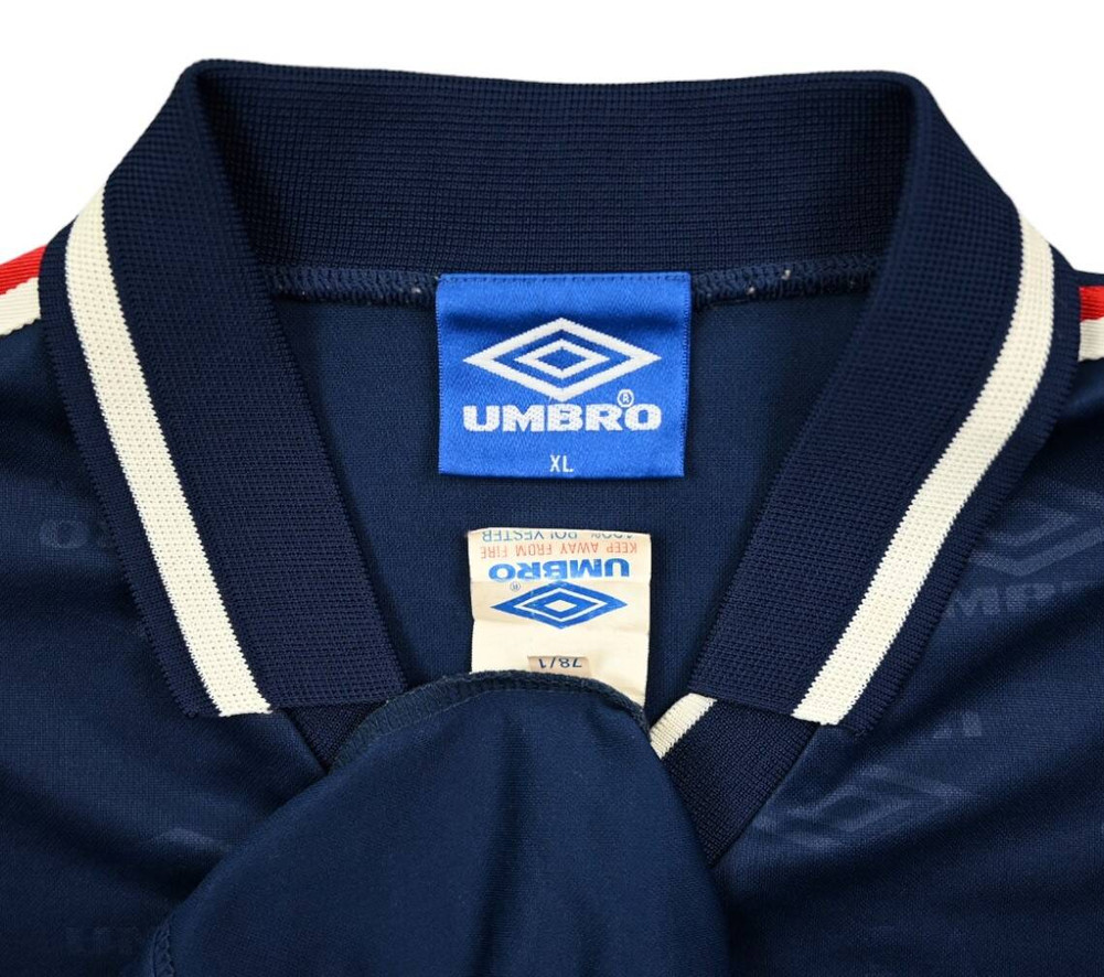 UMBRO OLDSCHOOL SHIRT XL
