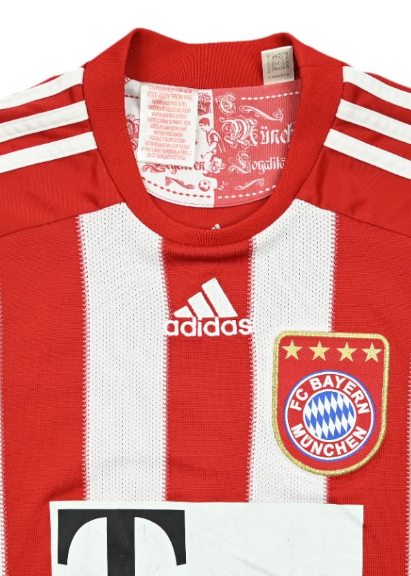 2010-11 BAYERN MUNCHEN SHIRT XL. BOYS