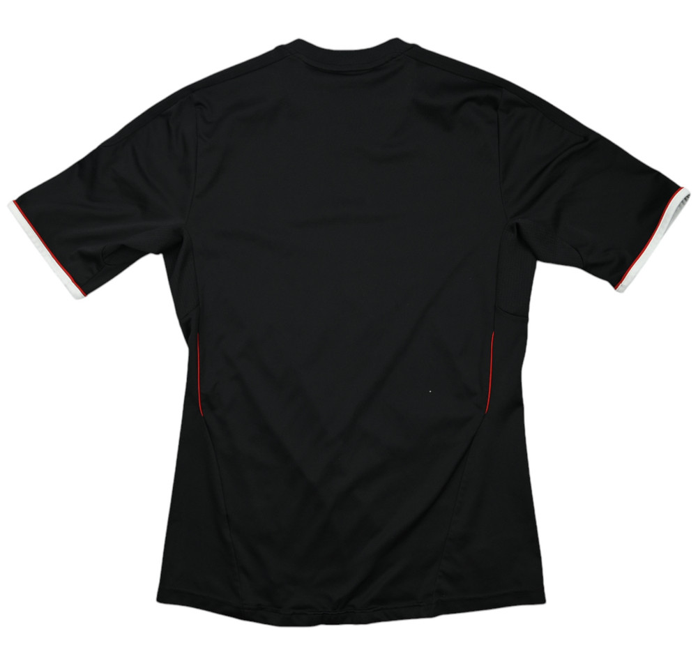 2012-13 BAYERN MUNCHEN SHIRT XL. BOYS