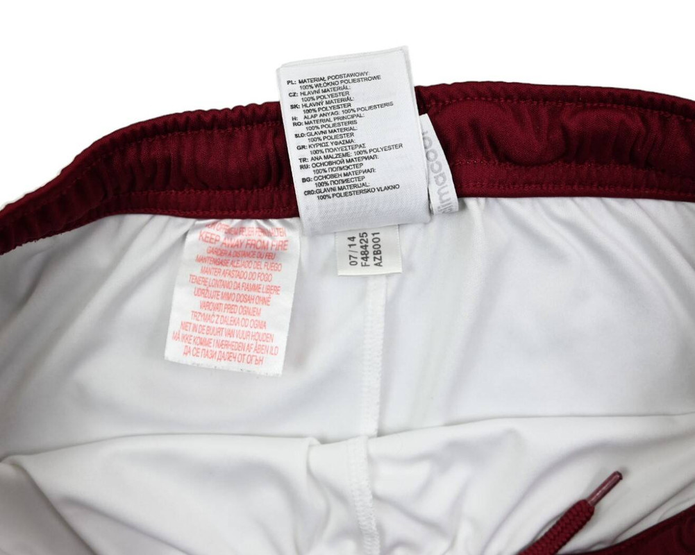 BAYERN MUNCHEN SHORTS XL. BOYS