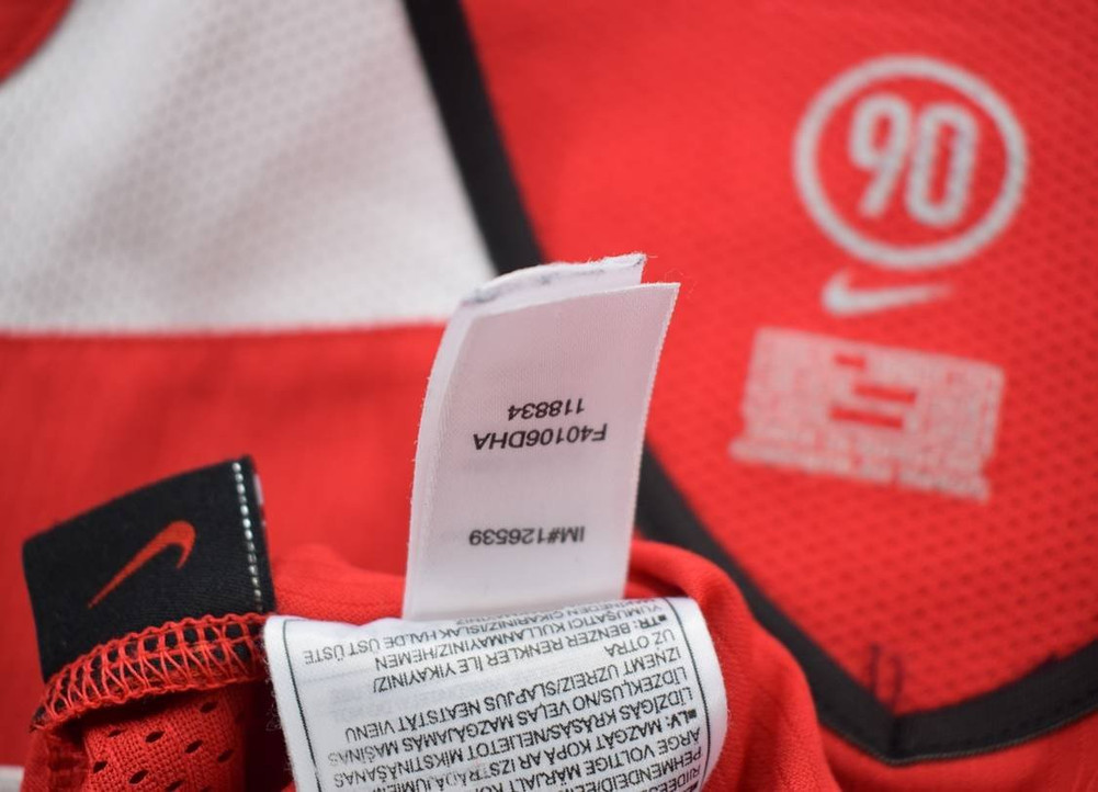 2004-06 MANCHESTER UNITED *SMITH* SHIRT S