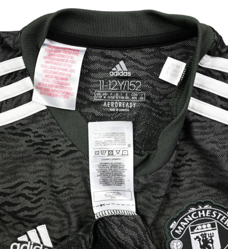 2020-21 MANCHESTER UNITED *JAMES* SHIRT M. BOYS