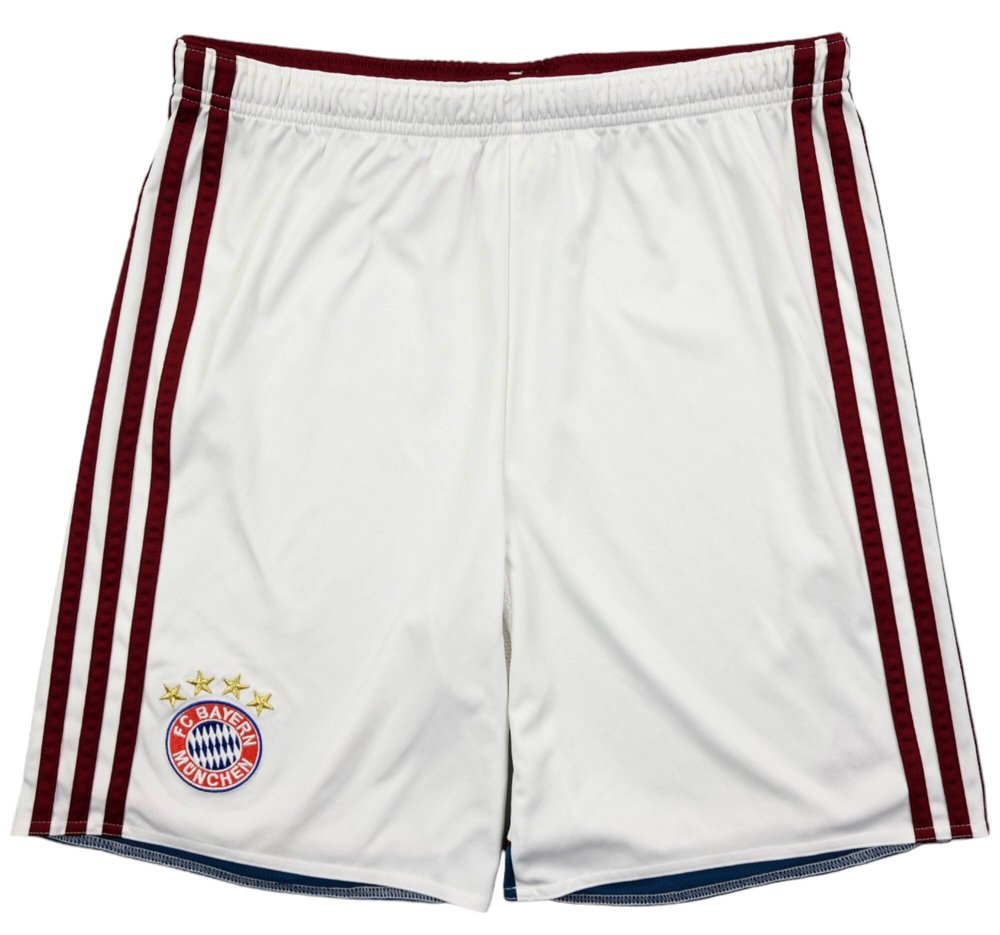 BAYERN MUNCHEN SHORTS  XL. BOYS