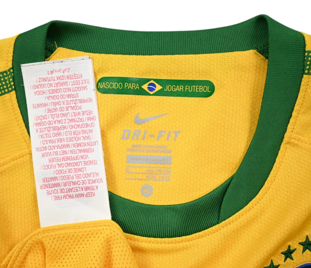 2010-11 BRAZIL SHIRT XL. BOYS