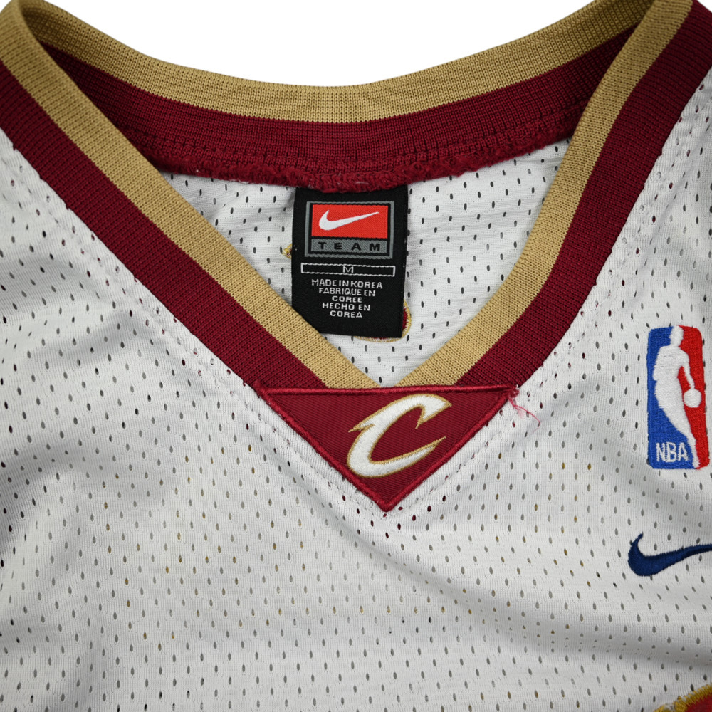 CLEVELAND CAVALIERS *JAMES* NBA SHIRT M. BOYS